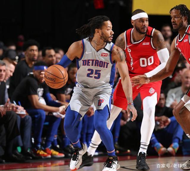 法甲半场：克瓦拉茨赫利亚、马尤鲁建功，巴黎暂2-0雷恩（法甲半场战报：克瓦拉茨赫利亚、马尤鲁破门，巴黎暂以2-0领先雷恩）