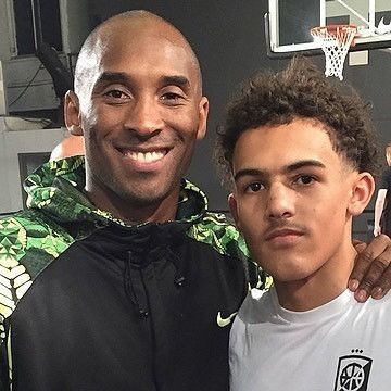 记者：埃斯特旺已抵达伦敦，周一将跟随切尔西训练（埃斯特旺已到伦敦，周一将随切尔西合练）