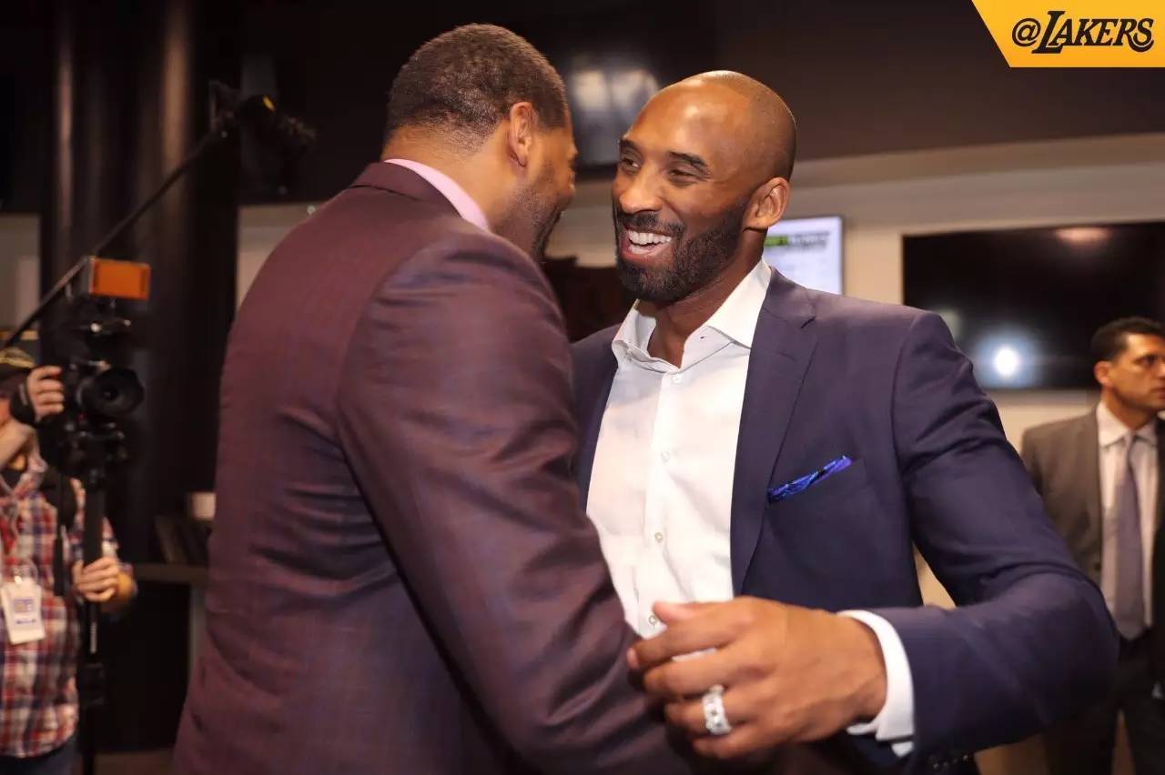 绿帽哥：利物浦冬窗卖萨拉赫&签塞梅尼奥，阿隆索替代斯洛特（绿帽哥称：利物浦冬窗或售萨拉赫并签下塞梅尼奥，阿隆索有望接替斯洛特）