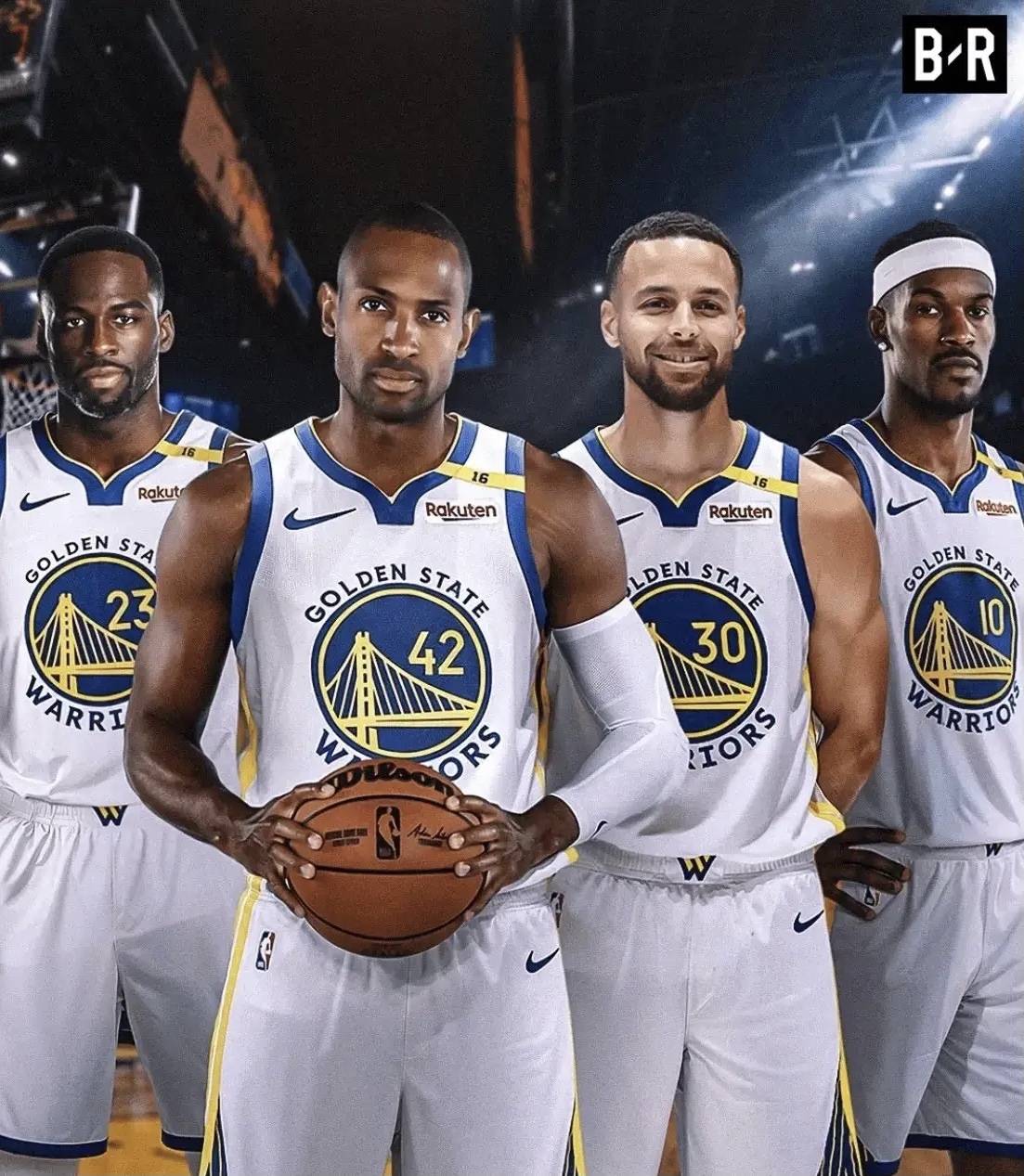 邮报：明年世界杯上下半场中段设强制补水时间，每次三分钟（邮报：明年世界杯上下半场中段将设三分钟强制饮水暂停）