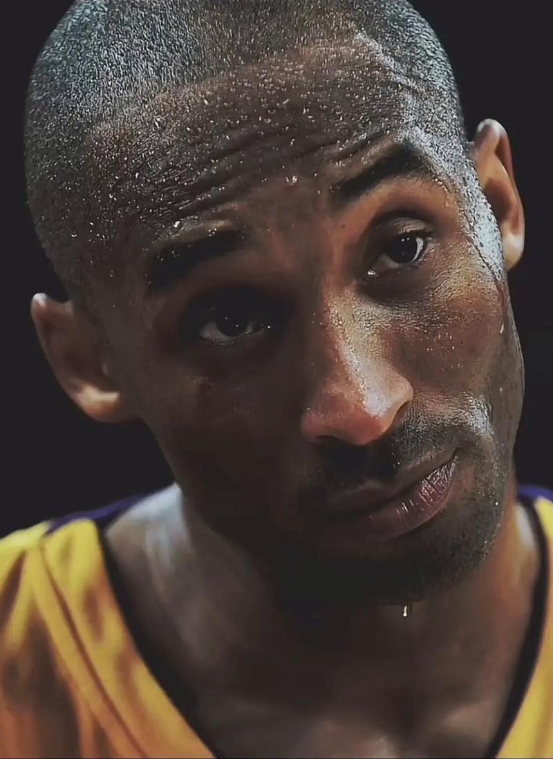 斯基拉：拜仁正与格纳布里商谈续约至2028年，含2029年选项（斯基拉：拜仁与格纳布里就续约进行谈判，合同至2028且含2029年选项）