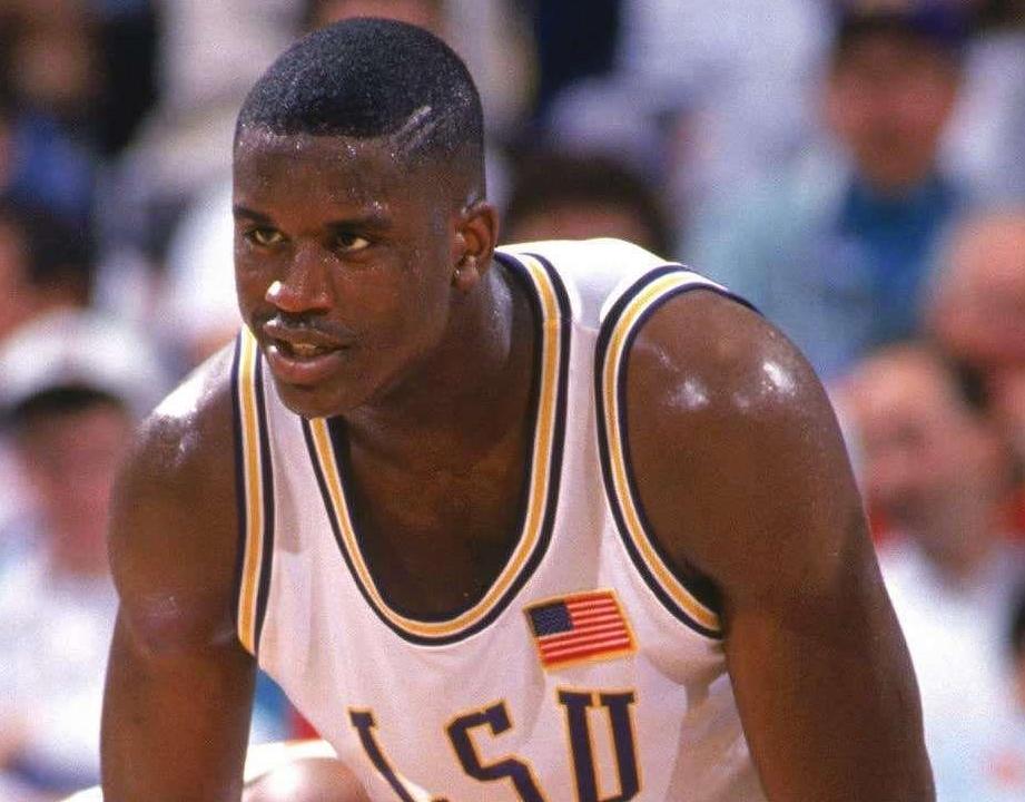 倒钩踢到对手面部被罚下，安东尼：我想赢，这是一个无意动作（倒钩误中对手脸部吃红牌，安东尼：只想赢，并非故意）