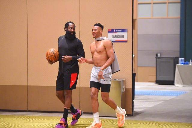 欧冠前一天换帅，布鲁日官方：前海港主帅莱科接手球队（欧冠前夕布鲁日换帅：前海港主帅莱科正式上任）