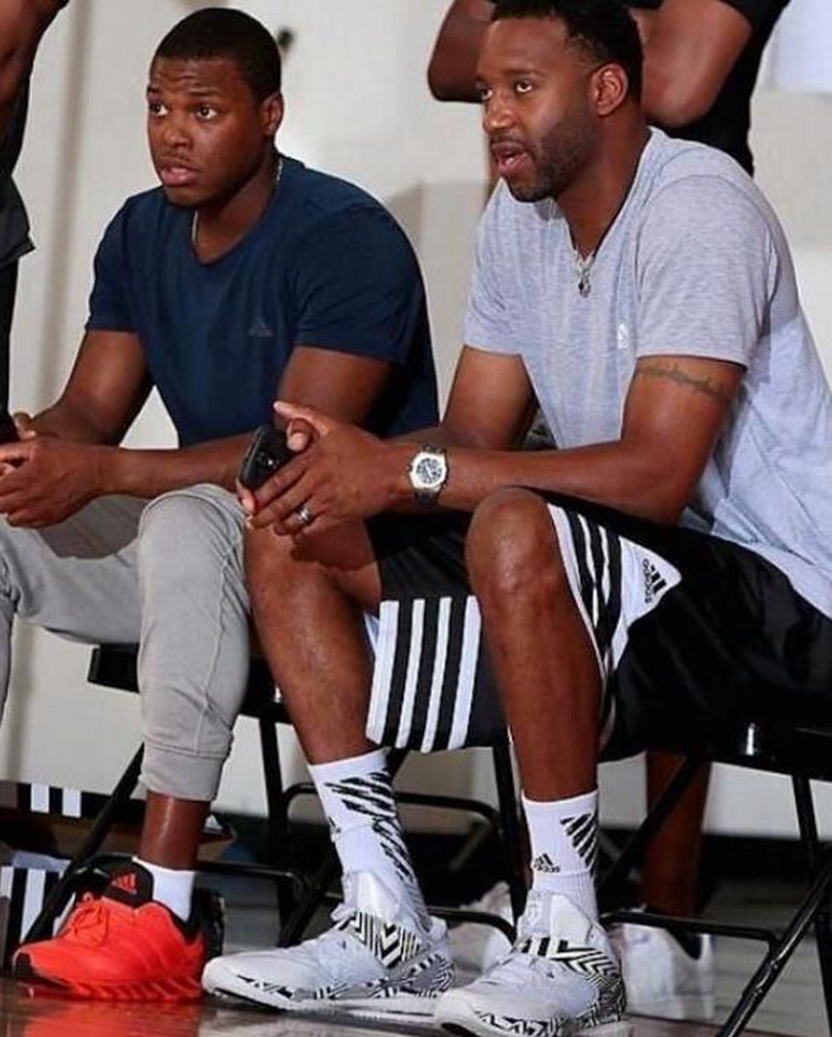 德转预热戴维身价：最高4500万欧不变，最低下跌至3000万欧（德转预热戴维估值：上限仍为4500万欧，下限降至3000万欧）