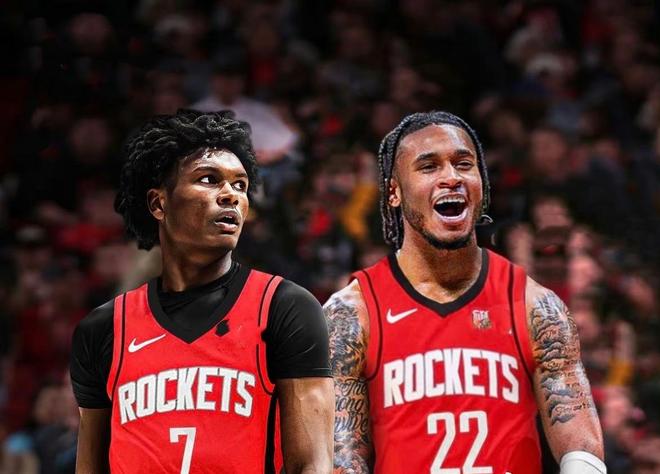 曼联英超15轮4-1胜狼队，近3轮不败，B费2射1传，助球队冲至第六，有望重返欧冠区。（英超第15轮，曼联4-1击退狼队，近三轮不败；B费2球1助助红魔升至第六，剑指欧冠区）