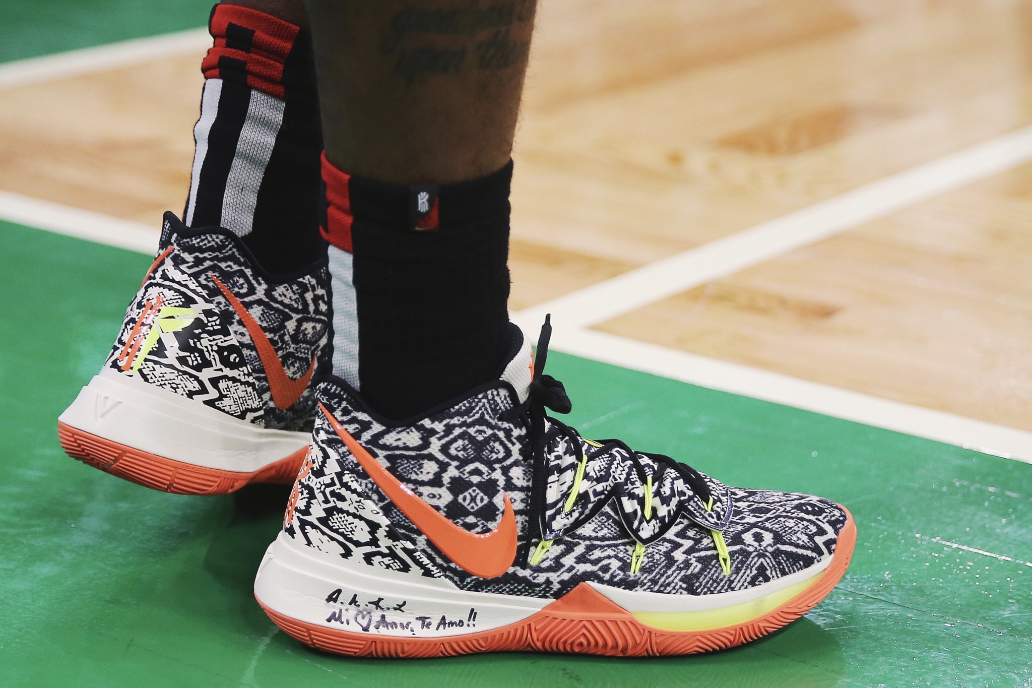 名记：苏亚雷斯拒绝乌拉圭民族邀请，暂时不考虑回归家乡球队（权威记者：苏亚雷斯婉拒乌拉圭民族队邀约，短期内无意回归家乡俱乐部）