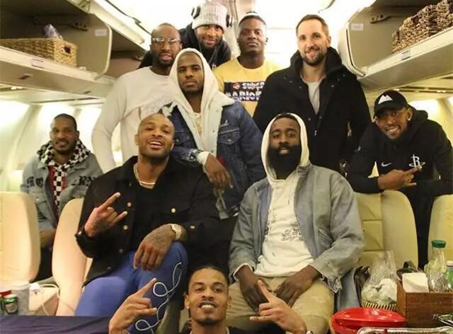 篮球湖人超级替补连续三场得分上双（湖人板凳奇兵三连场得分上双）